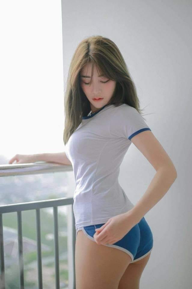Khỏa Thân Gái Xinh — Hiện Tượng Gây Sốt Trên Mạng Xã Hội Và Những Thách Thức Đằng Sau